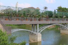 亞龍灣濱海公園人行橋工程